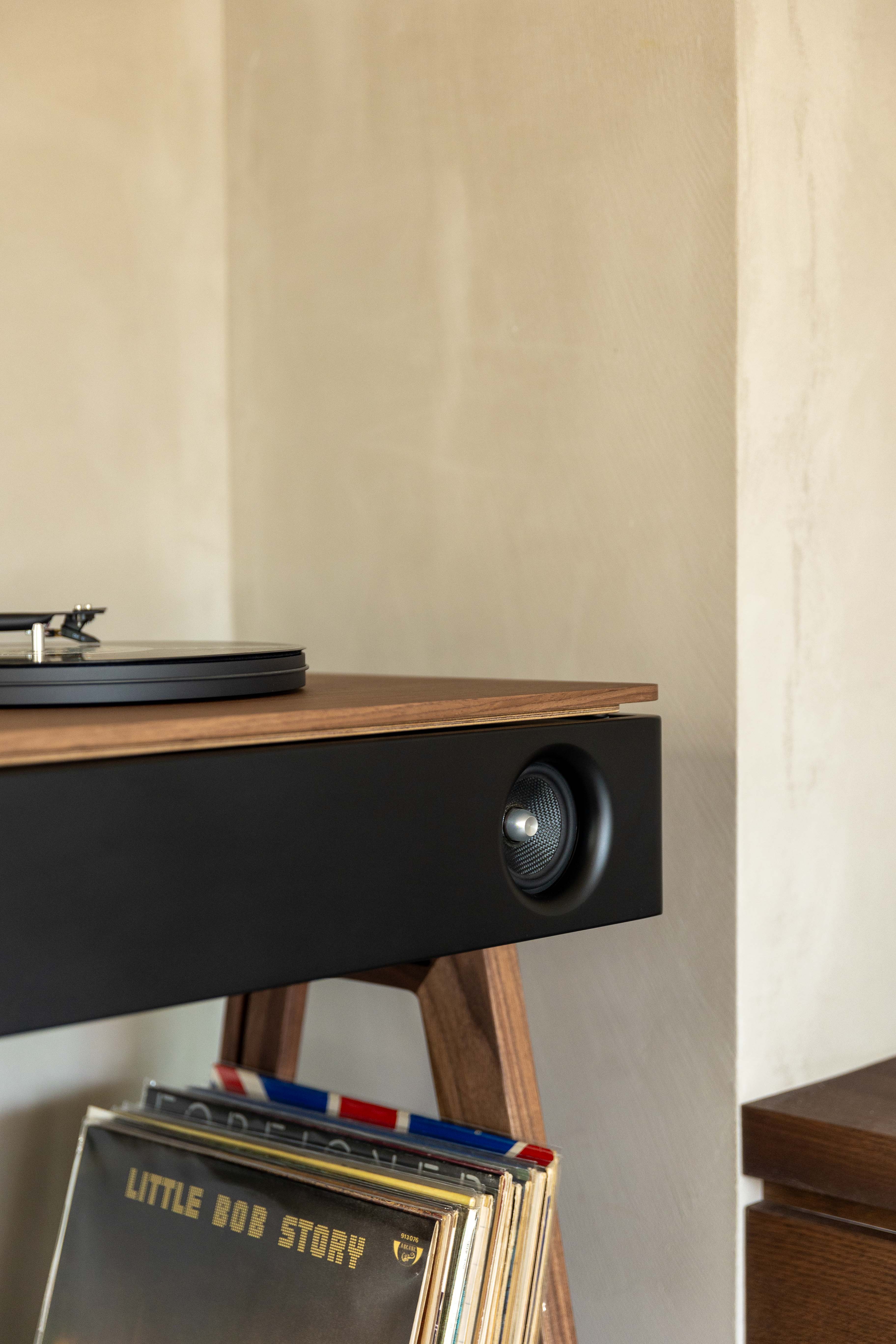 LX Turntable Connect Walnut