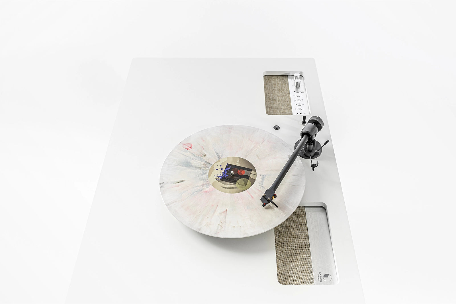 LX X Platinum Champagne / Walnut