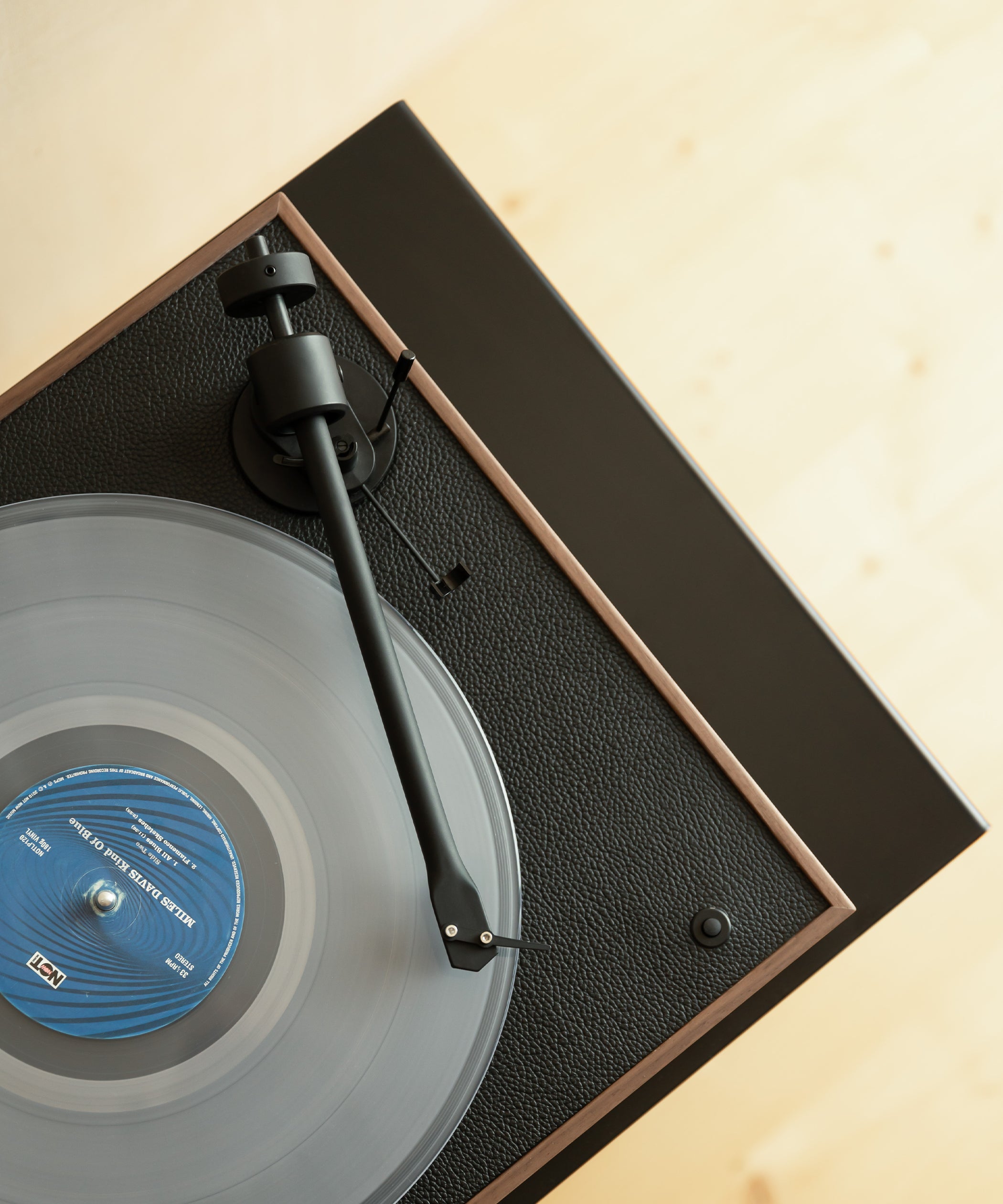 Rangement platine vinyles et meuble design hifi